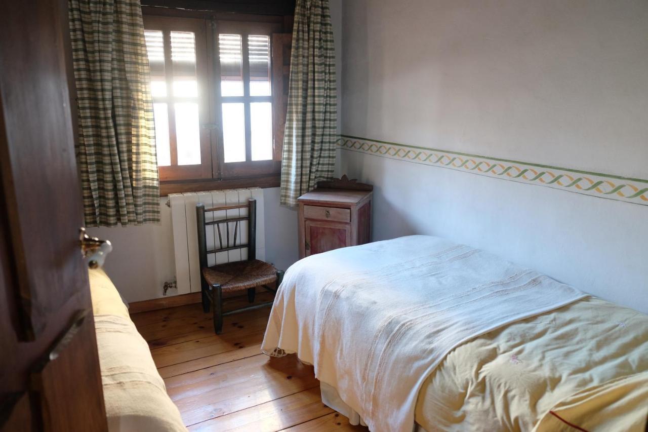 La Casa De Isabela Villa Arenas de San Pedro Bagian luar foto
